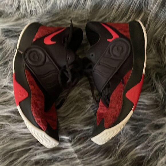Nike KD Trey 5 VI Basketball Shoe Black/University Red/White Size 5.5Y - Picture 6 of 8